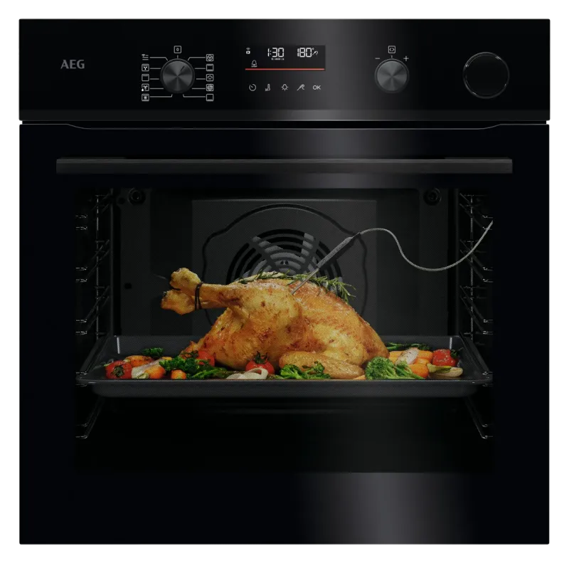 AEG BDS57B (6000 SenseCook with SteamCrisp) oven — view 1
