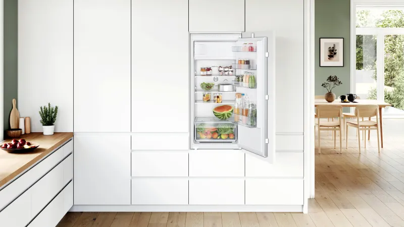 Bosch Serie 2 KIL42NSE0 refrigerator — view 4
