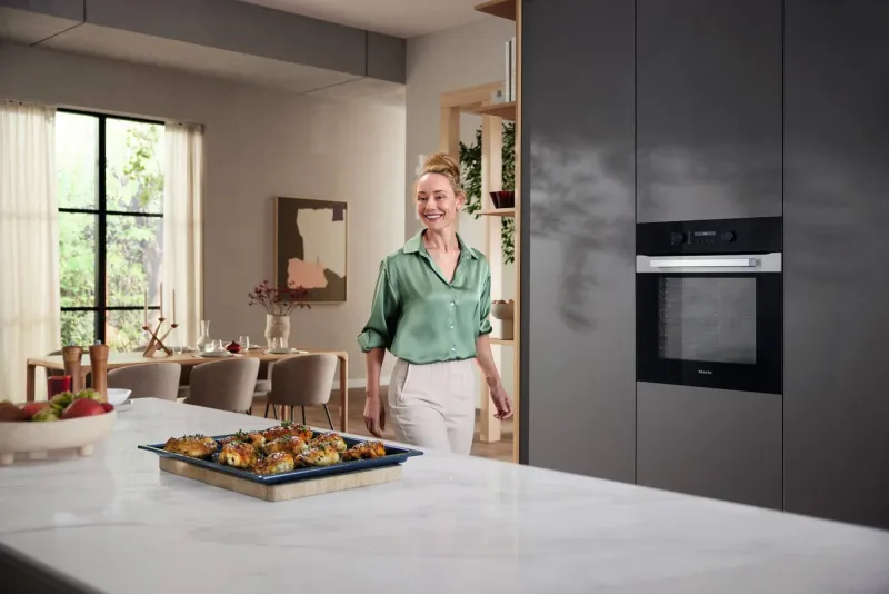 Miele H 2851 BP oven — view 3