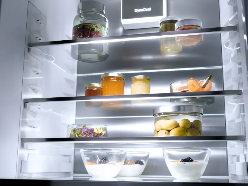 Miele K 7797 C R refrigerator — view 2
