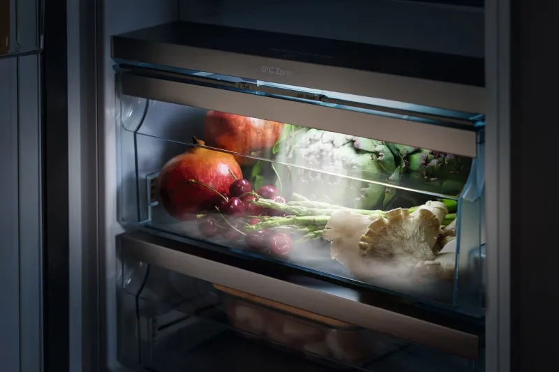 Miele K 7797 C R refrigerator — view 3