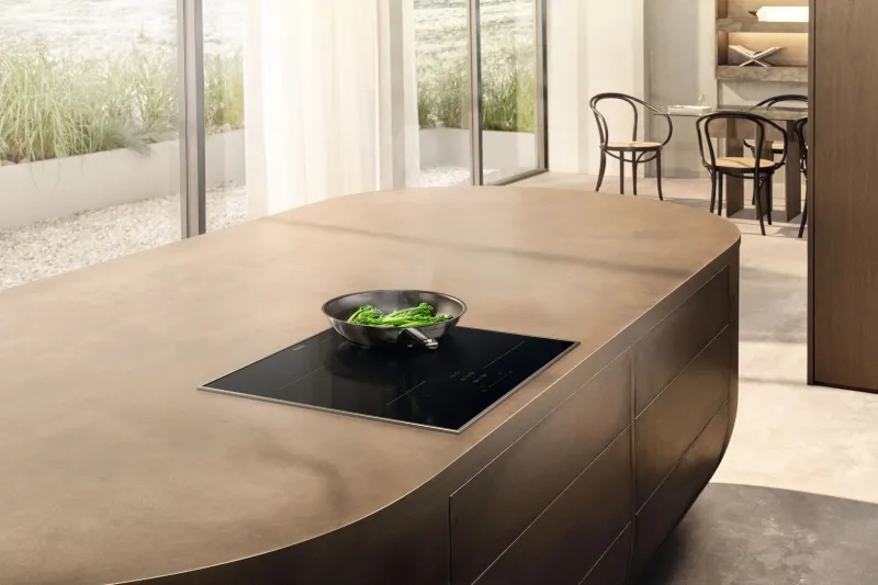 Miele KM 8462 FR hob — view 2