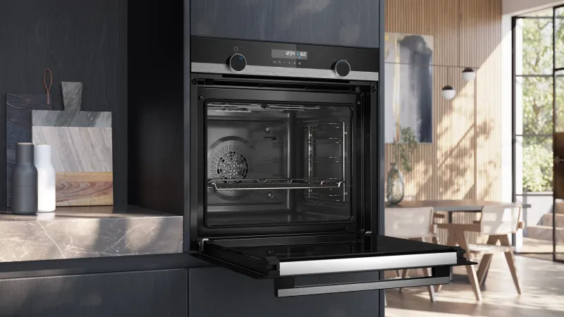 Siemens iQ500 HB578GBS3 oven — view 4