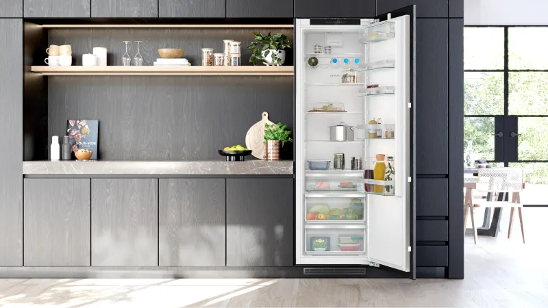 Siemens iQ500 KI81RADC0 refrigerator — view 2