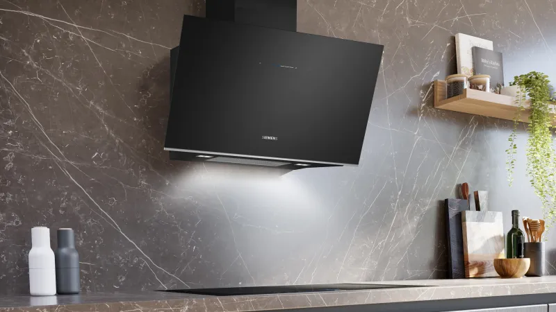 Siemens iQ700 LC91KLT60 extractor hood — view 2